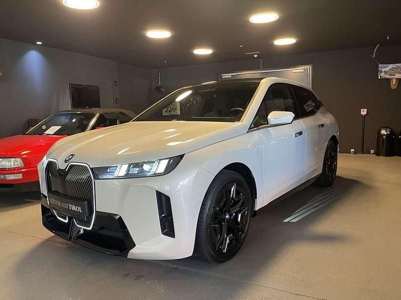 Weiß Gebraucht 2025 BMW iX M Sport SUV | € 79.990 (Fairer Preis) - Bild 1/4