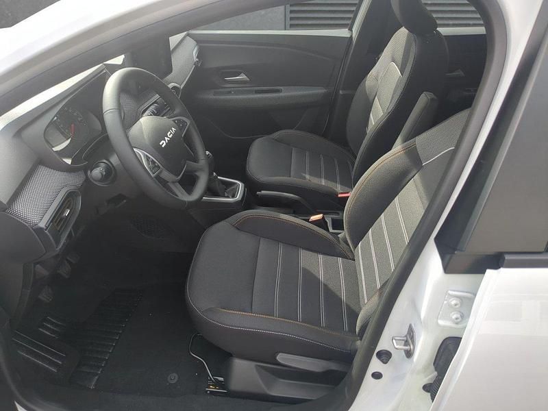 Neu Dacia Sandero Expression 101 PS (74 kW) 2025 Weiß Kleinwagen
