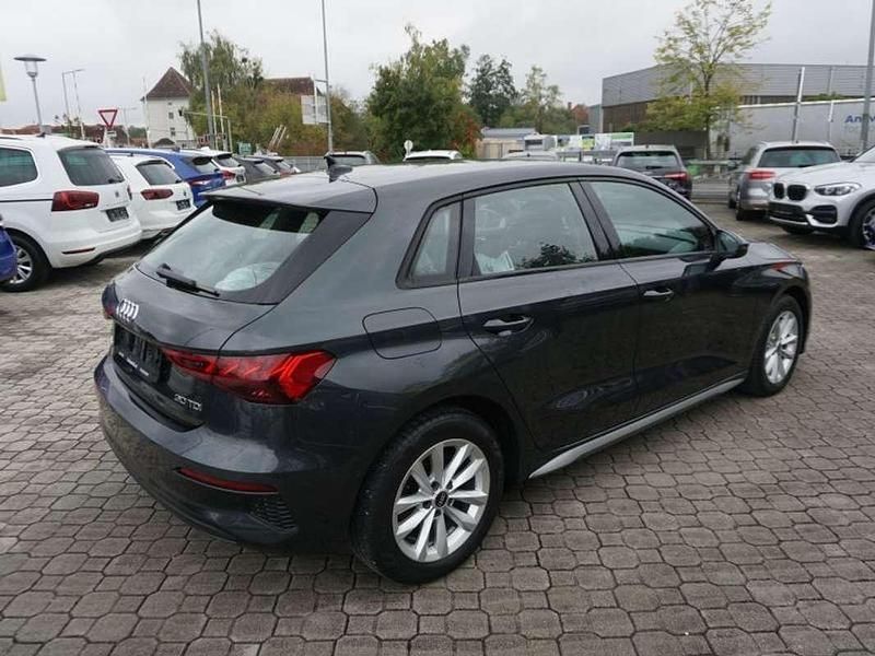Gebraucht Audi A3 Sport 116 PS (85 kW) 2021 Grau Limousine