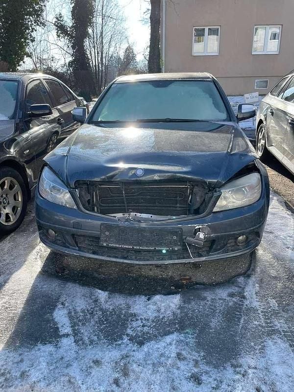 Gebraucht Mercedes C220 Classic 170 PS (125 kW) 2007 Limousine