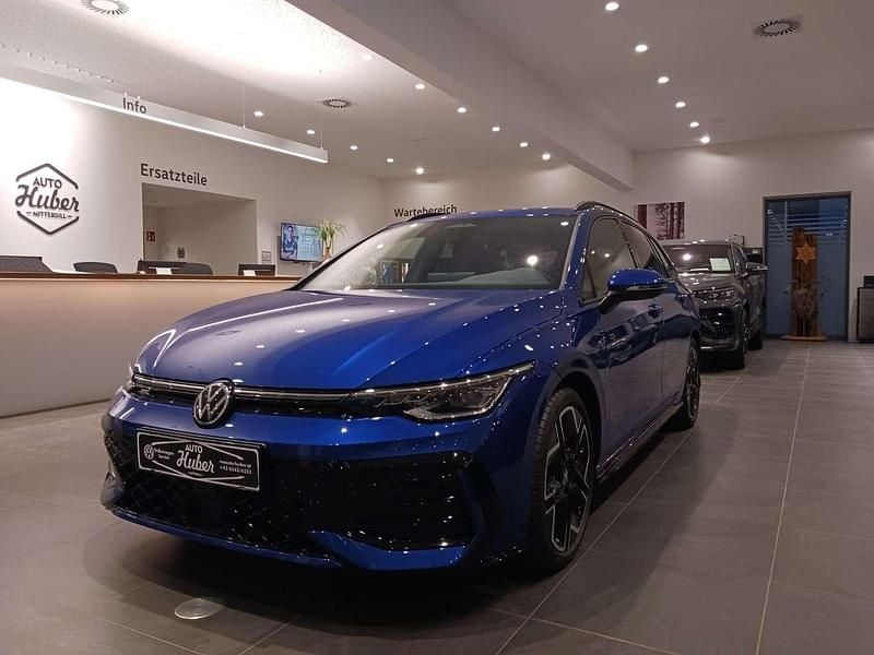 Blau Gebraucht 2024 VW Golf VIII R-line Kombi | € 35.900 (Teuer) - Bild 1/4