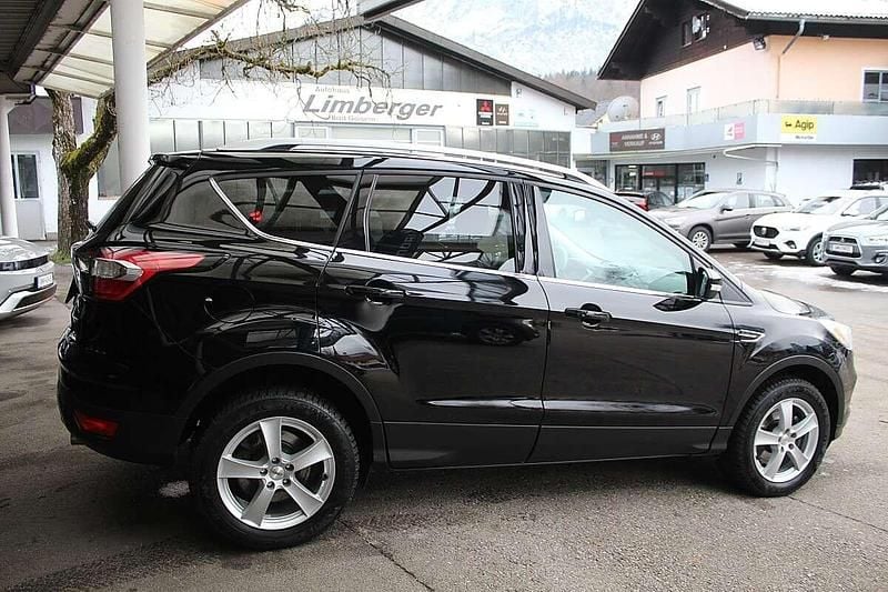 Gebraucht Ford Kuga Titanium 120 PS (88 kW) 2017 Schwarz SUV