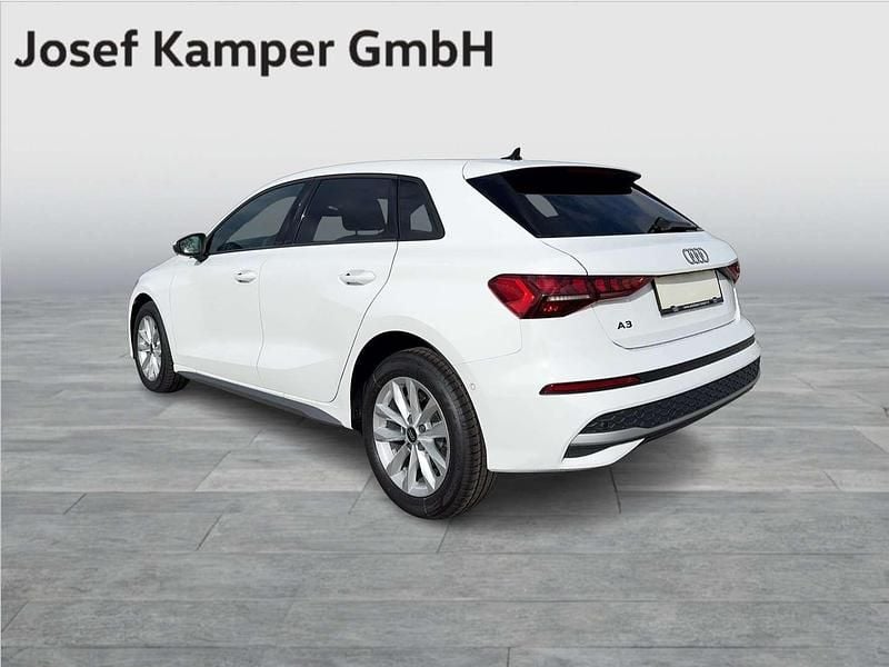 Neu Audi A3 Ambiente 116 PS (85 kW) 2025 Weiß Limousine