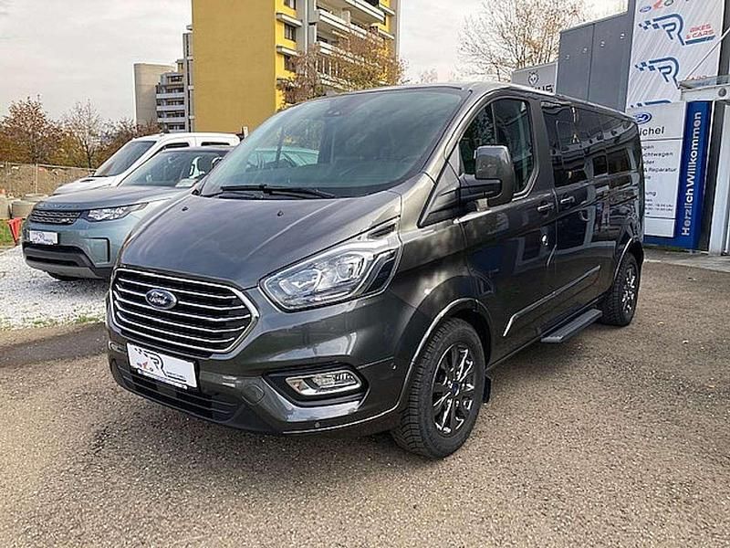 Gebraucht Ford Tourneo Custom Titanium 131 PS (96 kW) 2021 Grau Van