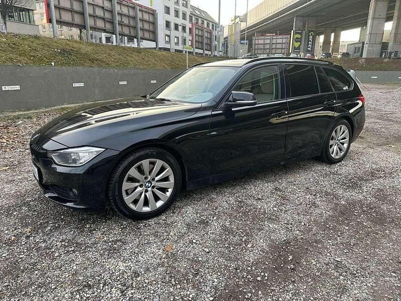 Gebraucht BMW 330 258 PS (189 kW) 2012 Schwarz Kombi