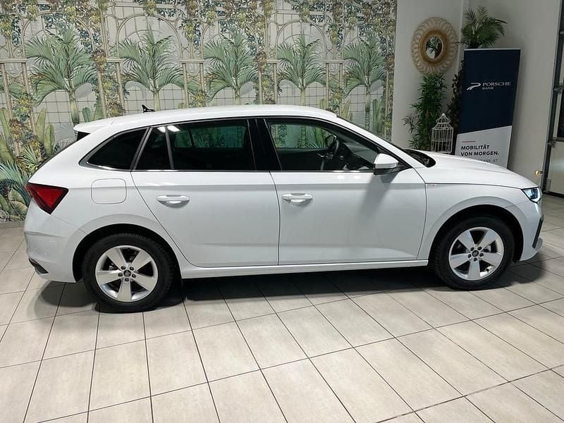 Neu Skoda Scala Selection 95 PS (69 kW) 2026 Weiss  metallic Kleinwagen