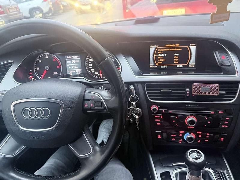 Gebraucht Audi A4 120 PS (88 kW) 2013 Weiß Limousine