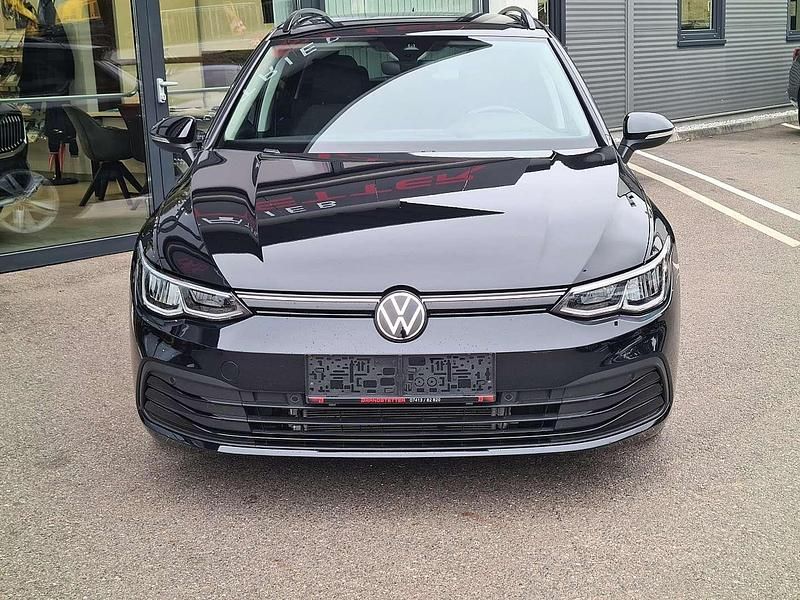 Gebraucht VW Golf VIII Life 150 PS (110 kW) 2023 Schwarz Kombi