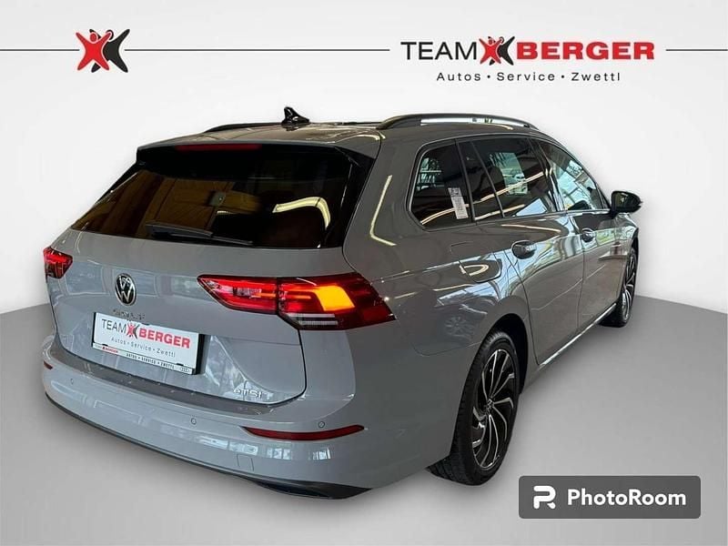 Gebraucht VW Golf VIII Life 110 PS (80 kW) 2023 Mittelgrau  normal Kombi