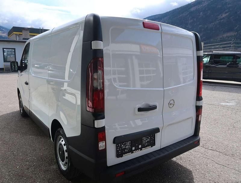 Gebraucht Opel Vivaro 95 PS (69 kW) 2019 Weiß Van / Kleinbus
