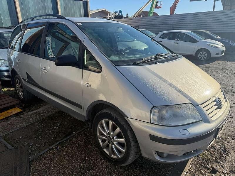 Gebraucht 2001 VW Sharan Highline Van / Kleinbus | € 999 - Bild 1/4