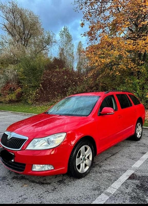Gebraucht Skoda Octavia Elegance 105 PS (77 kW) 2009 Kombi