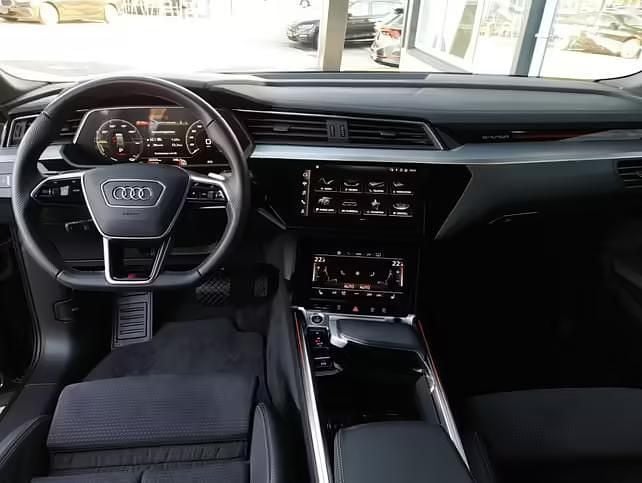 Gebraucht Audi e-tron Black Edition 300 kW (408 PS) 2023 Schwarz SUV