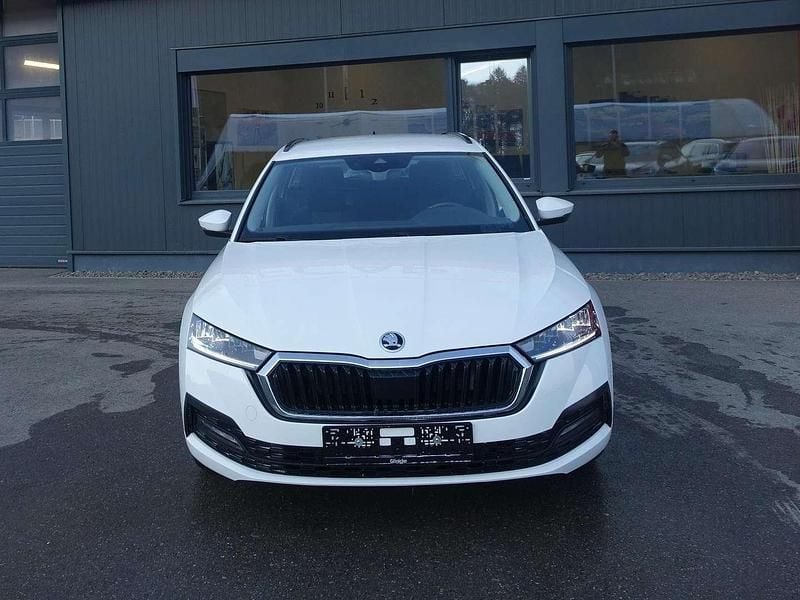 Gebraucht Skoda Octavia Ambition 150 PS (110 kW) 2022 Weiß Kombi