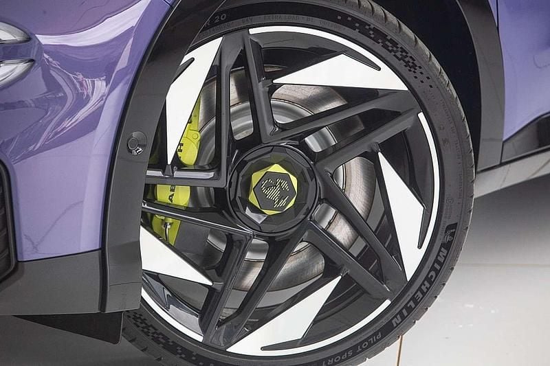 Neu Abarth 600e Scorpionissima 207 kW (282 PS) 2025 Violett SUV