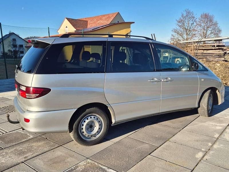 Silber Gebraucht 2004 Toyota Previa Van / Kleinbus | € 3.900 - Bild 1/4