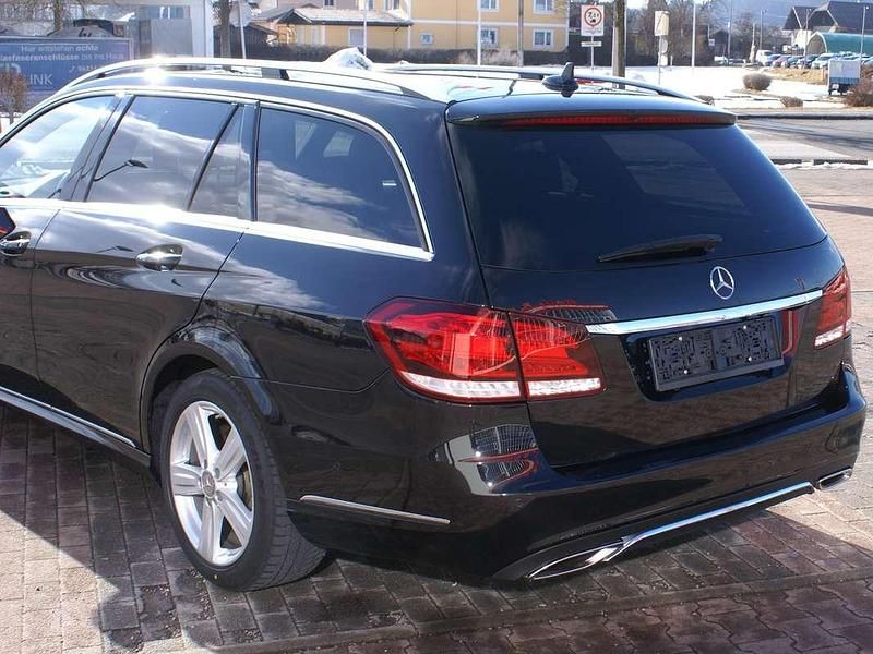 Gebraucht Mercedes E220 Avantgarde 170 PS (125 kW) 2016 Schwarz Kombi
