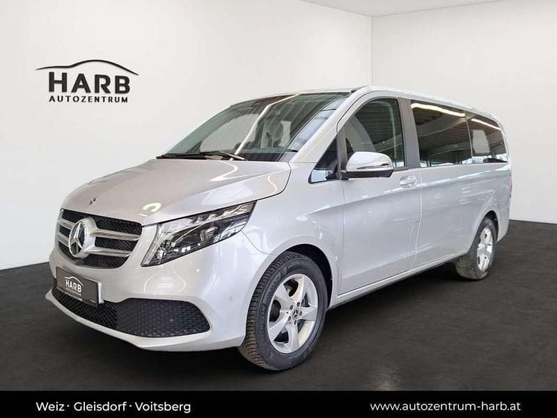 Gebraucht Mercedes V220 163 PS (119 kW) 2023 Silber Van / Kleinbus