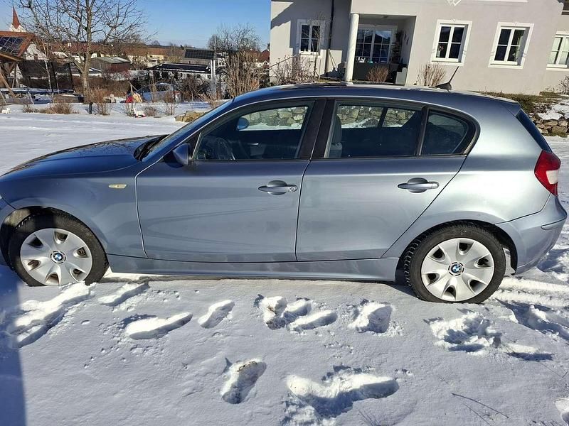 Gebraucht BMW 118 121 PS (88 kW) 2004 Blau Kleinwagen