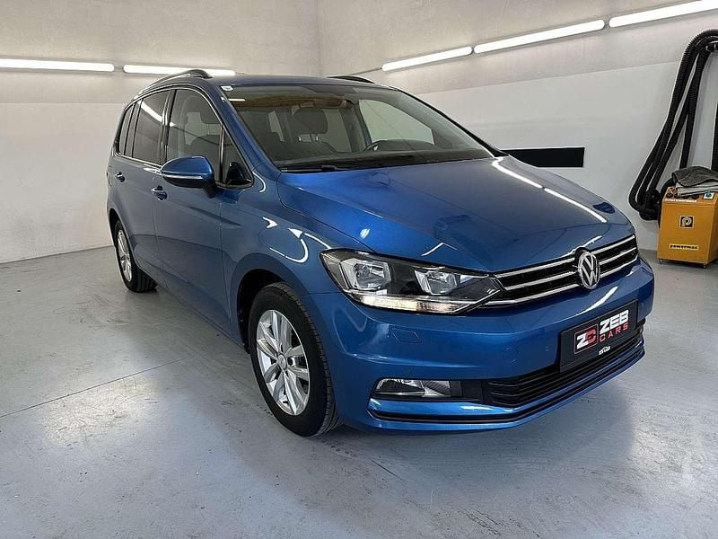 Blau Gebraucht 2016 VW Touran Comfortline Van / Kleinbus | € 13.990 (Fairer Preis) - Bild 1/4