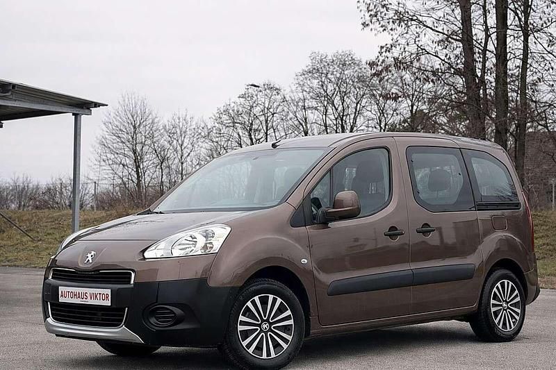 Gebraucht Peugeot TePee Active 92 PS (67 kW) 2015 Braun Kombi