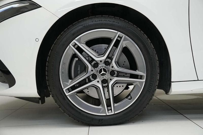 Gebraucht Mercedes A250 AMG 272 PS (200 kW) 2023 Weiß Kleinwagen