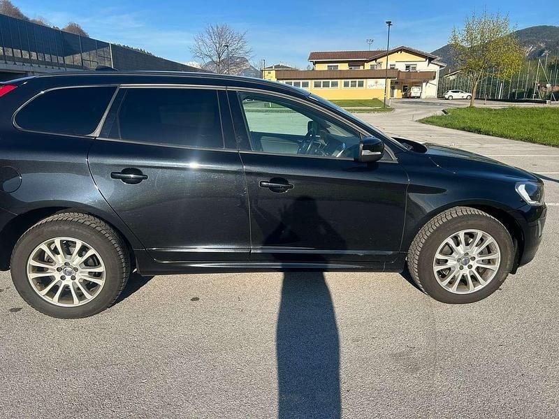 Gebraucht Volvo XC60 Kinetic 181 PS (133 kW) 2015 SUV