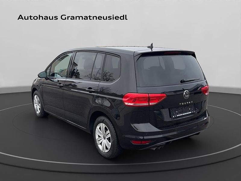 Gebraucht VW Touran 150 PS (110 kW) 2022 Schwarz  metallicperleffektno Van / Kleinbus