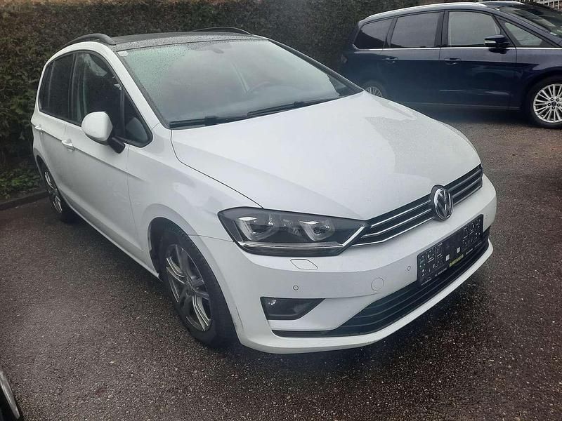 Weiß Gebraucht 2016 VW Golf VII Comfortline Limousine | € 10.499 (Guter Preis) - Bild 1/4