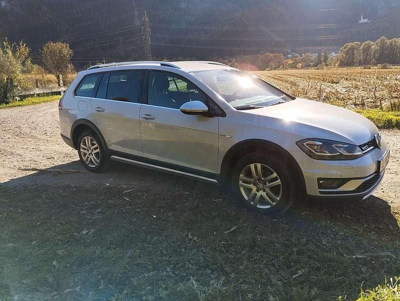 Weiß Gebraucht 2017 VW Golf Alltrack Kombi | € 17.999 (Fairer Preis) - Bild 1/4