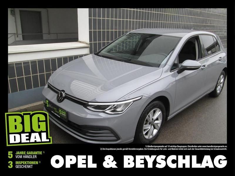 Gebraucht VW Golf VIII Life 110 PS (80 kW) 2024 Grau Limousine