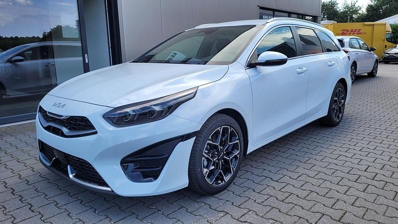 Neu Kia Ceed Sportswagon GT-Line 140 PS (102 kW) 2025 Weiß Kombi