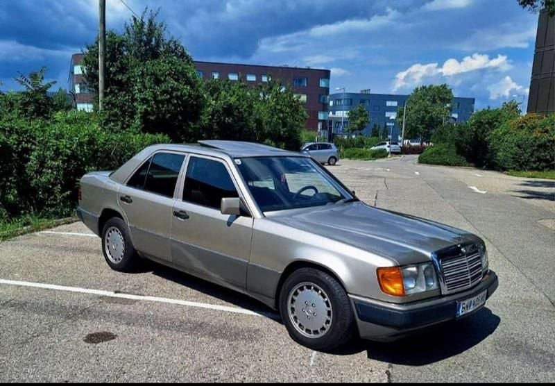 Gebraucht 1989 Mercedes E230 Limousine | € 8.900 - Bild 1/4