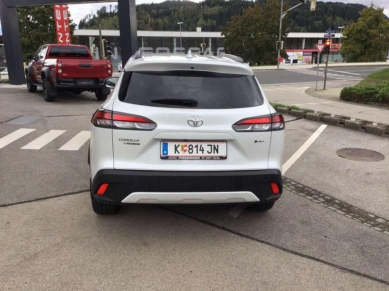 Gebraucht Toyota Corolla Cross Active 171 PS (125 kW) 2024 Weiß SUV
