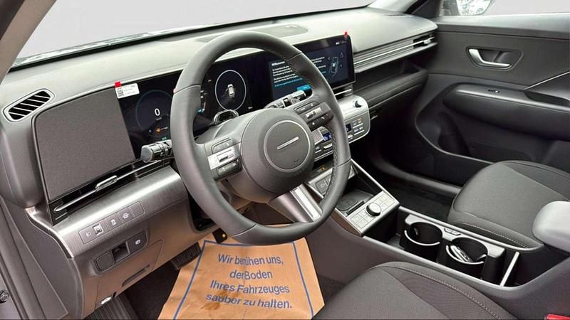 Neu Hyundai Kona GO! 94 PS (69 kW) 2025 Grau SUV
