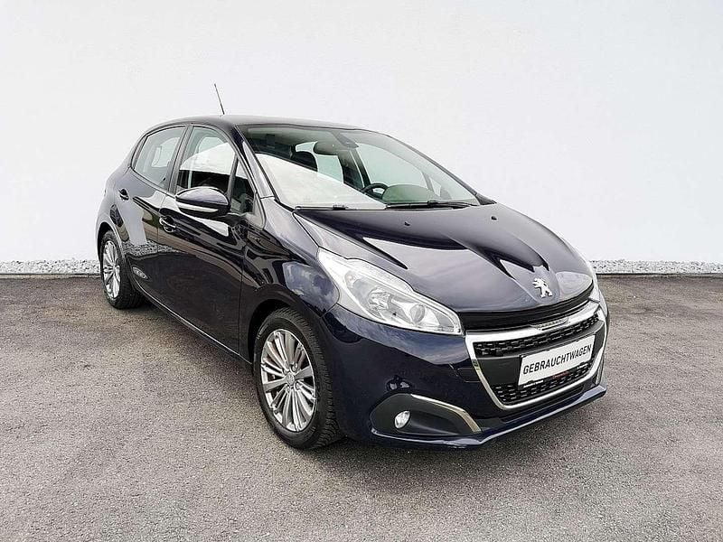 Gebraucht Peugeot 208 Signature Sky 83 PS (61 kW) 2019 Blau Kleinwagen