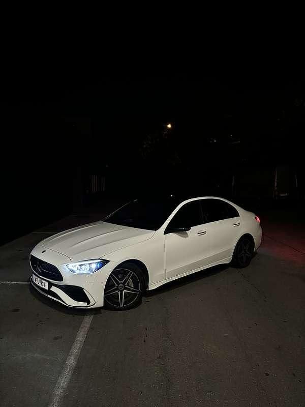Gebraucht Mercedes C300 265 PS (194 kW) 2024 Weiß Limousine