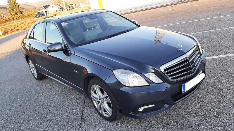 Gebraucht Mercedes E350 231 PS (169 kW) 2009 Grau Limousine