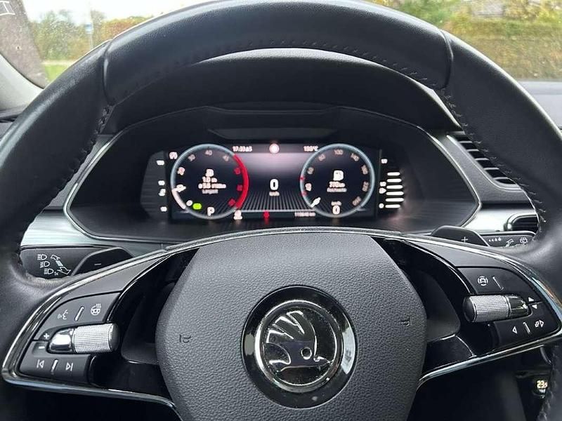 Gebraucht Skoda Superb Ambition 150 PS (110 kW) 2022 Weiß Kombi