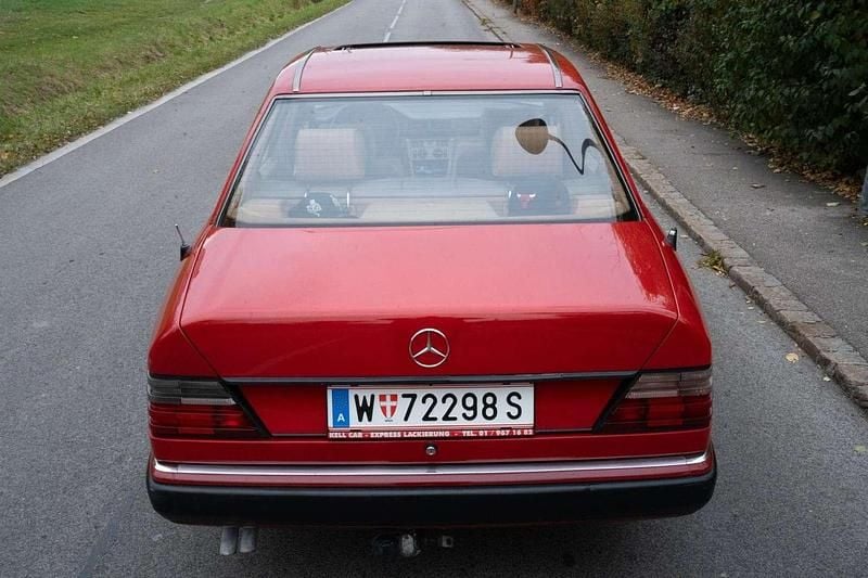 Gebraucht Mercedes E300 106 PS (77 kW) 1992 Limousine