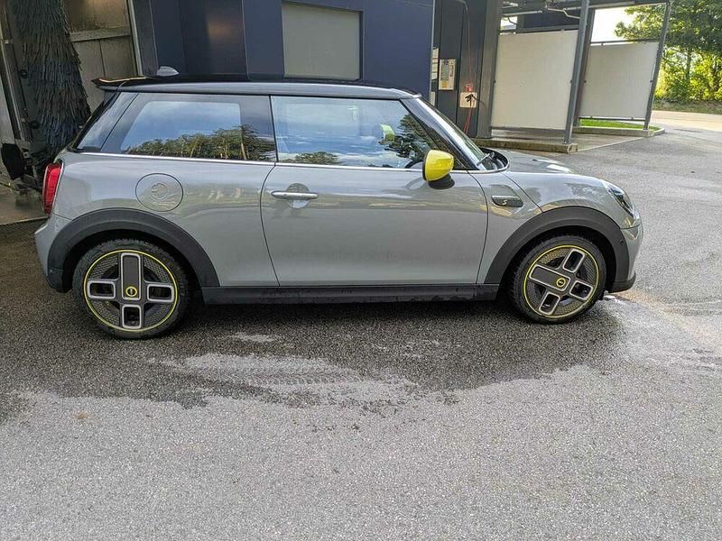 Gebraucht Mini Cooper SE 75 kW (102 PS) 2021 Kleinwagen