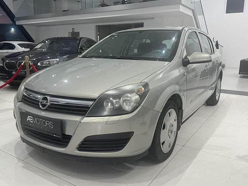 Grau Gebraucht 2006 Opel Astra Edition+ Limousine | € 1.690 - Bild 1/4