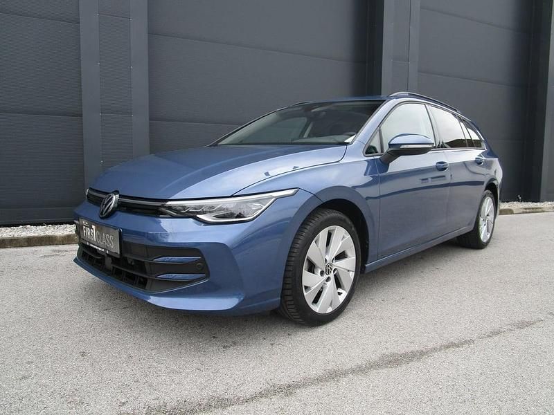 Dunkelblau metallic Gebraucht 2024 VW Golf VIII Life Kombi | € 27.490 (Fairer Preis) - Bild 1/4