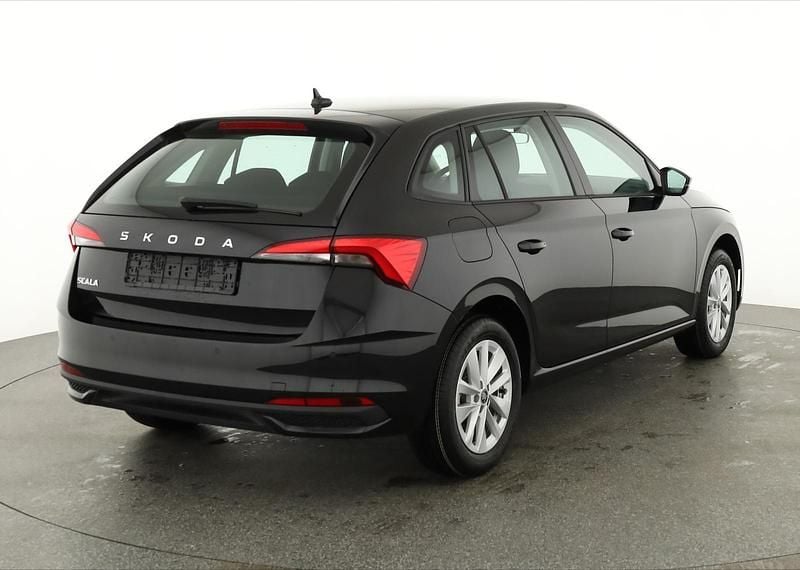 Schwarz Neu 2025 Skoda Scala Essence Kleinwagen | € 23.213 (Fairer Preis) - Bild 1/4