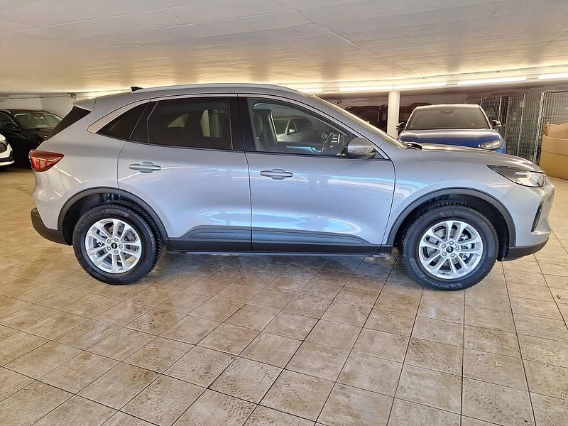 Gebraucht Ford Kuga Titanium 183 PS (134 kW) 2024 Silber SUV