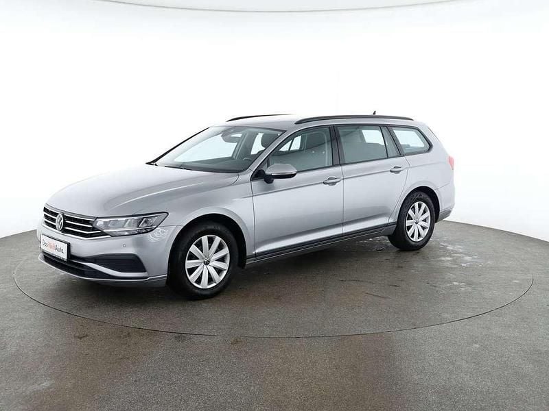 Gebraucht VW Passat Business 150 PS (110 kW) 2022 Silber Kombi