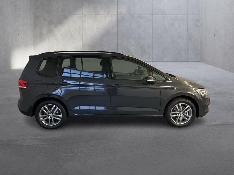 Neu VW Touran 150 PS (110 kW) 2025 Mittelgrau  normal Van / Kleinbus