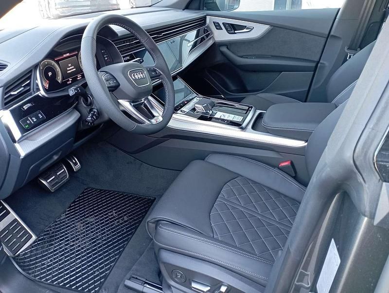 Neu Audi Q8 Ambiente 286 PS (210 kW) 2025 Mittelgrau  metallicperleffekt SUV
