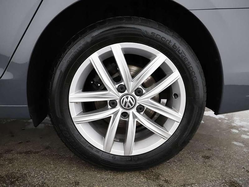 Gebraucht VW Golf VIII Life 116 PS (85 kW) 2021 Grau Kombi