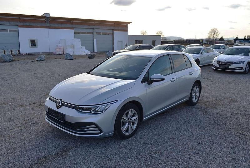 Grau Gebraucht 2020 VW Golf VII Life Limousine | € 20.990 (Etwas zu teuer) - Bild 1/4